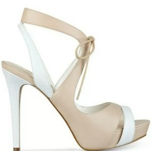 🧡5 for $20🧡 GUESS Jeans Hedday Lace Up Heeled Sandals